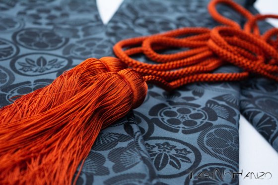 Wakizashi Bukuro Kamon (fondo chiaro) | YariNoHanzo Handmade